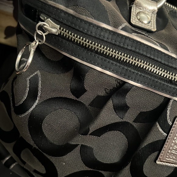 Coach Poppy - Picture 6 of 15